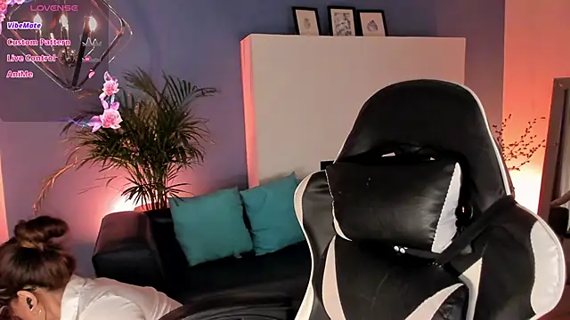 Megan_inked's cam snapshot