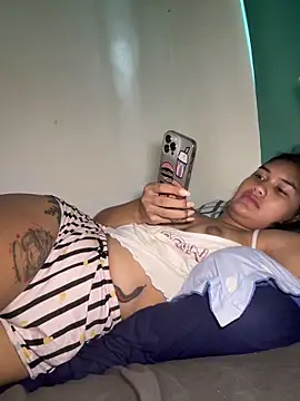 iDareUtoLoveMe live sex cam