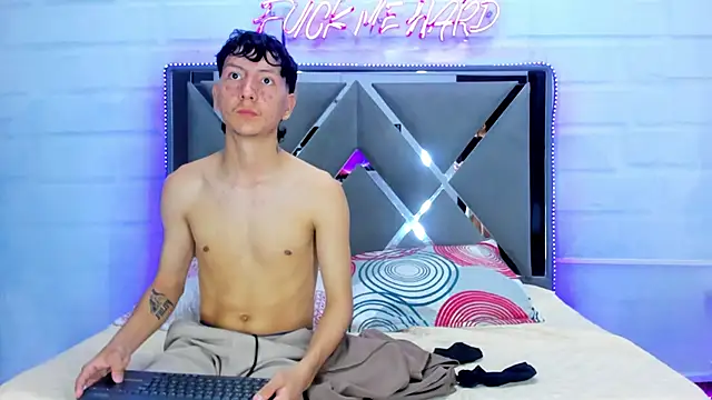 BunnyLove_'s cam snapshot