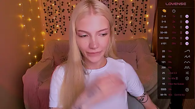 AnyaTaylor_'s cam snapshot