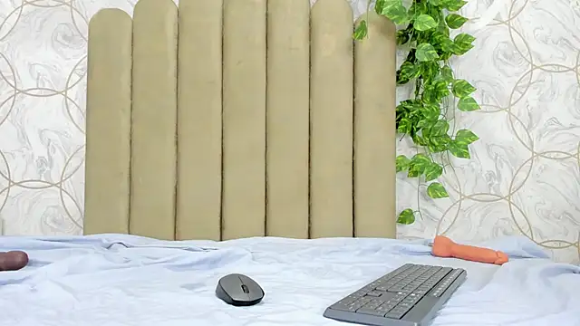 naia_cox's cam snapshot