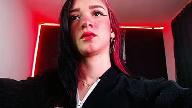 ingrid_zese_'s cam snapshot