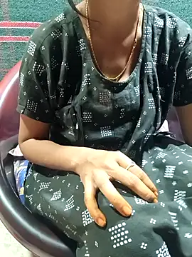 call_me_ammulu099's cam snapshot