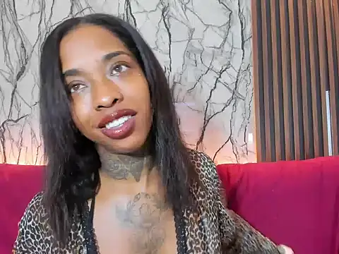 Pauline_Fox's cam snapshot