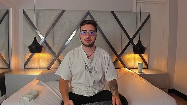 Ethan_Greys's cam snapshot