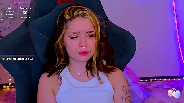 _Amelia_Shine_'s cam snapshot