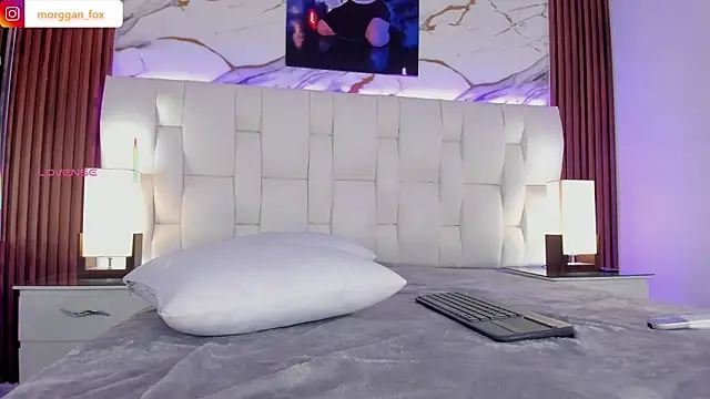 Morggan_Fox_'s cam snapshot