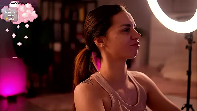 FlirtyFawn's cam snapshot