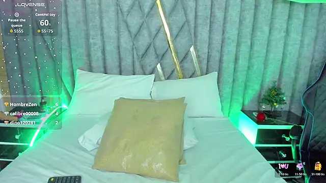 SkylerBloomm's cam snapshot