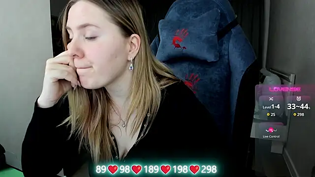 Olivia_Munk's cam snapshot