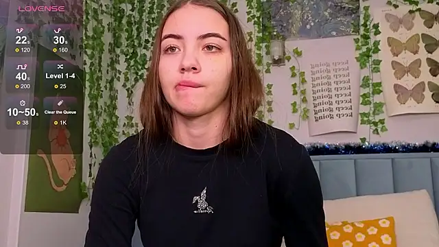 Fit_Brunette_'s cam snapshot