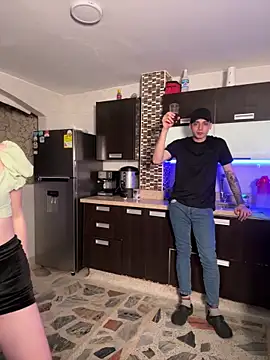 kevin_hotgirls's cam snapshot