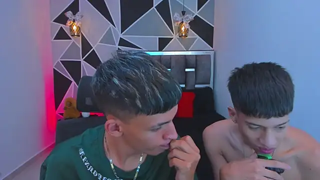 Juan_Nd_Steven's cam snapshot