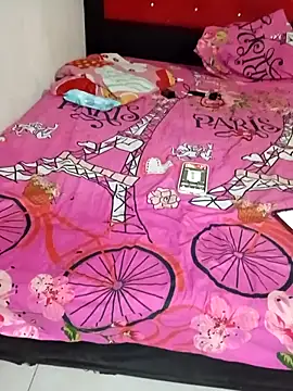 CurlyBitch's cam snapshot