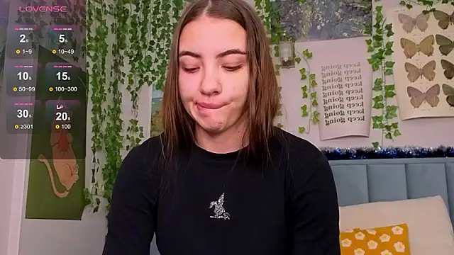 Fit_Brunette_'s cam snapshot