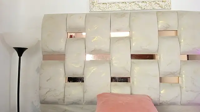 Nyra_18's cam snapshot