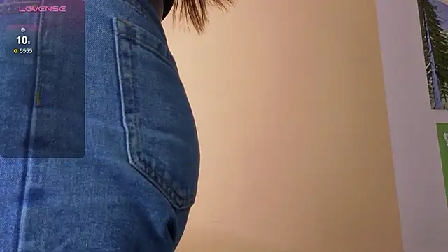 Fit_Brunette_'s cam snapshot