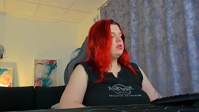 NattInRed live sex cam