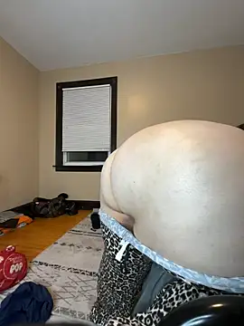 Tillymarie's cam snapshot