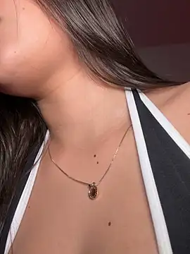 EmmiiGlow's cam snapshot