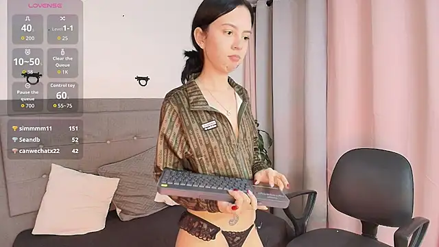 Natalye_23's cam snapshot