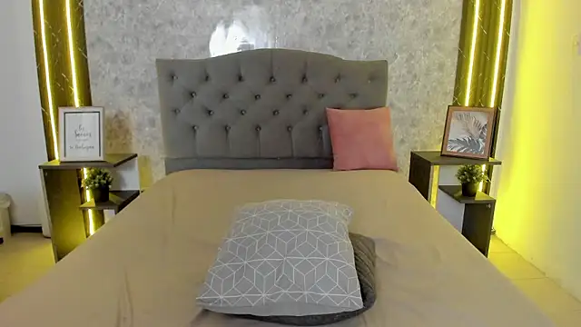 GiannaSlimJB's cam snapshot