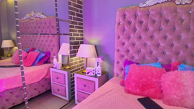 AdelaineBest's cam snapshot