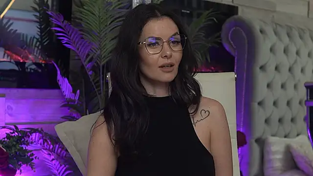 SeductiveMom's cam snapshot