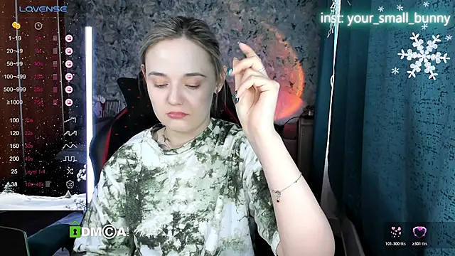 Your_small_bunny's cam snapshot