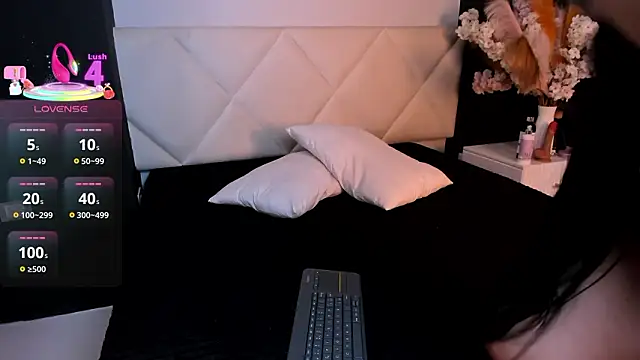 veronica_hill_'s cam snapshot