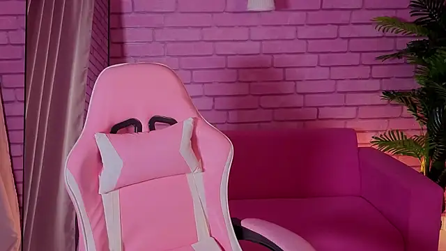 Nicole_Brownie's cam snapshot