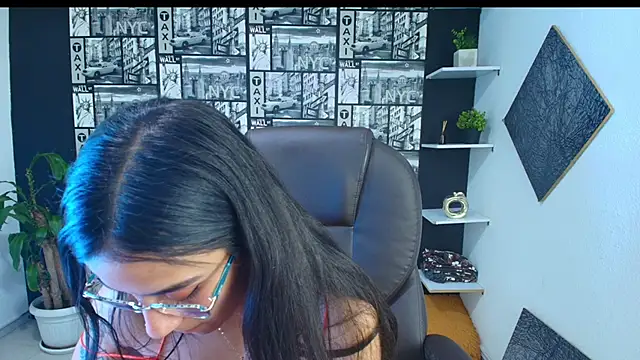 DanielaMonroe live sex cam