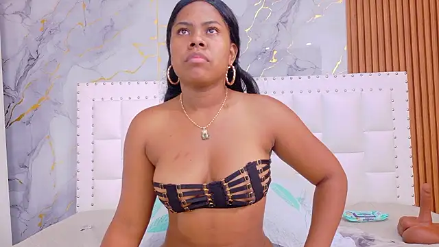 naughty_ebonyy's cam snapshot