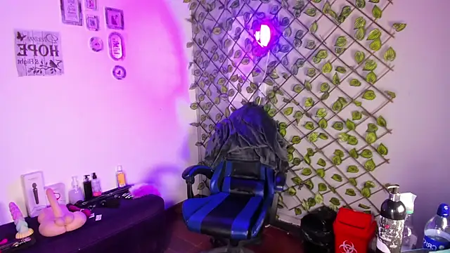 Amy_hoy69's cam snapshot