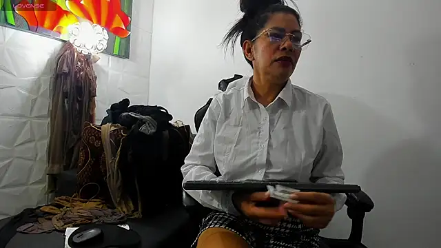 Miss_clarepocahose's cam snapshot