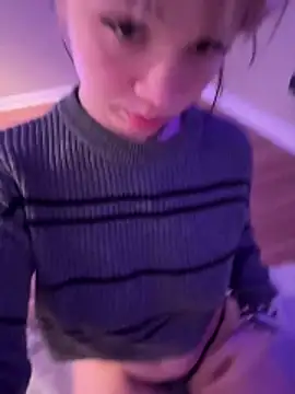 Cutiepiespanks's cam snapshot