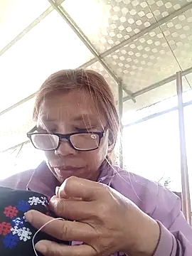 bella-la's cam snapshot