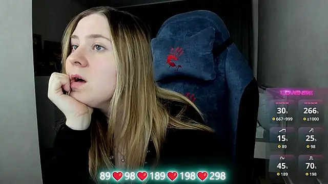 Olivia_Munk's cam snapshot