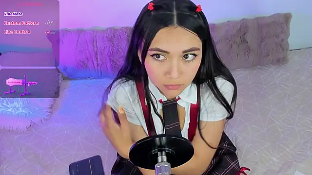 pauline_golden1's cam snapshot