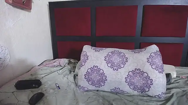 MaximTease24's cam snapshot