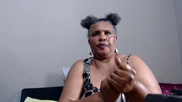 GrandBustyMelon's cam snapshot