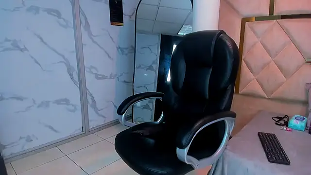 IssysLeBlanc's cam snapshot