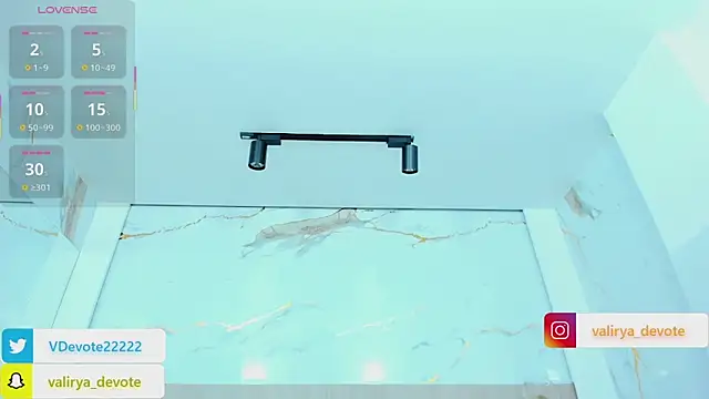 valirya_devote live sex cam
