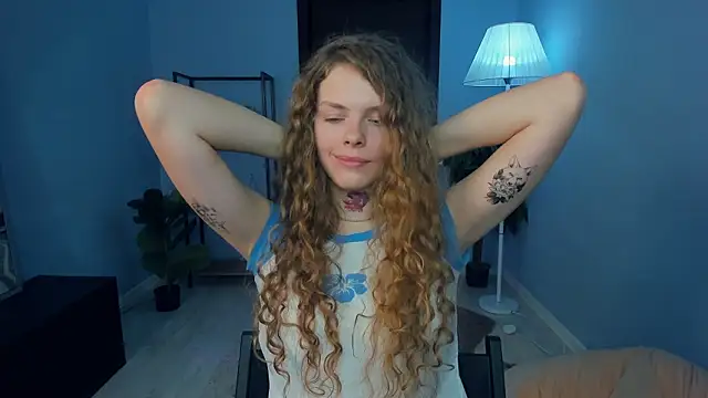 RayaNenlia live sex cam