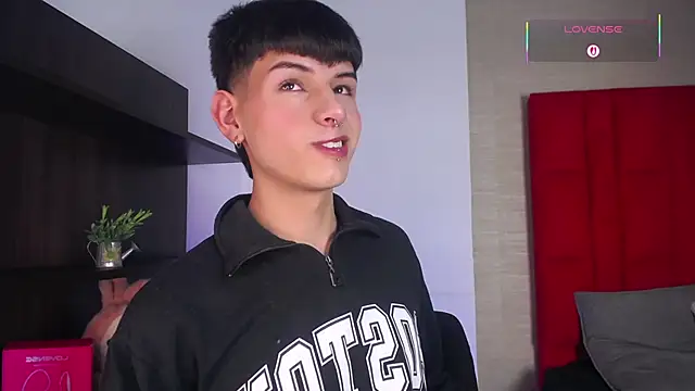 Ezra_Storm live sex cam