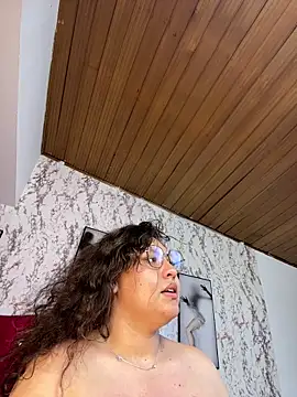 Larissa_Antonella's cam snapshot