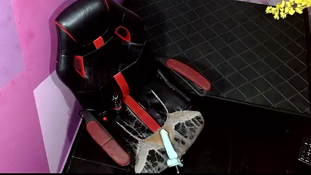 Charlotte_Bms7's cam snapshot