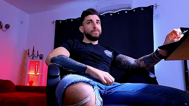 MightyAaron66's cam snapshot