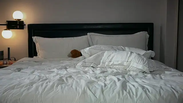 GennaJames's cam snapshot