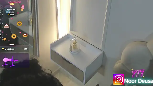 Candaceoweens's cam snapshot